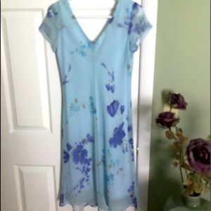 B. Moss blue floral dress w/ v-neckline front/back